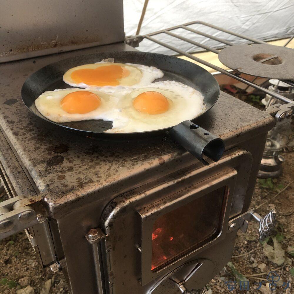 薪ストーブ 目玉焼き